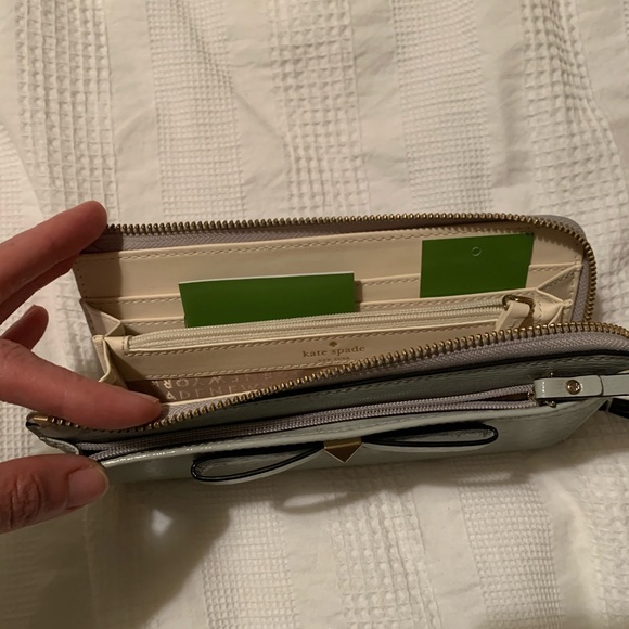 Kate Spade Wristlet - Picture 7 of 8